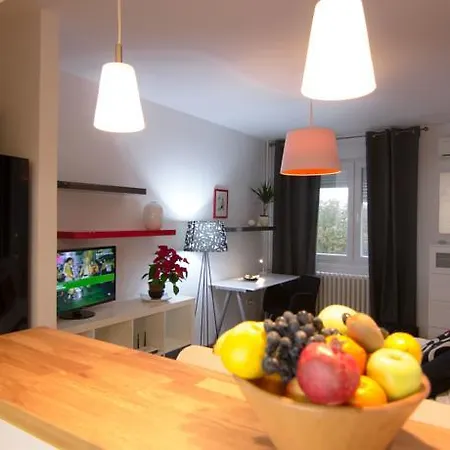 Madera ベオグラード